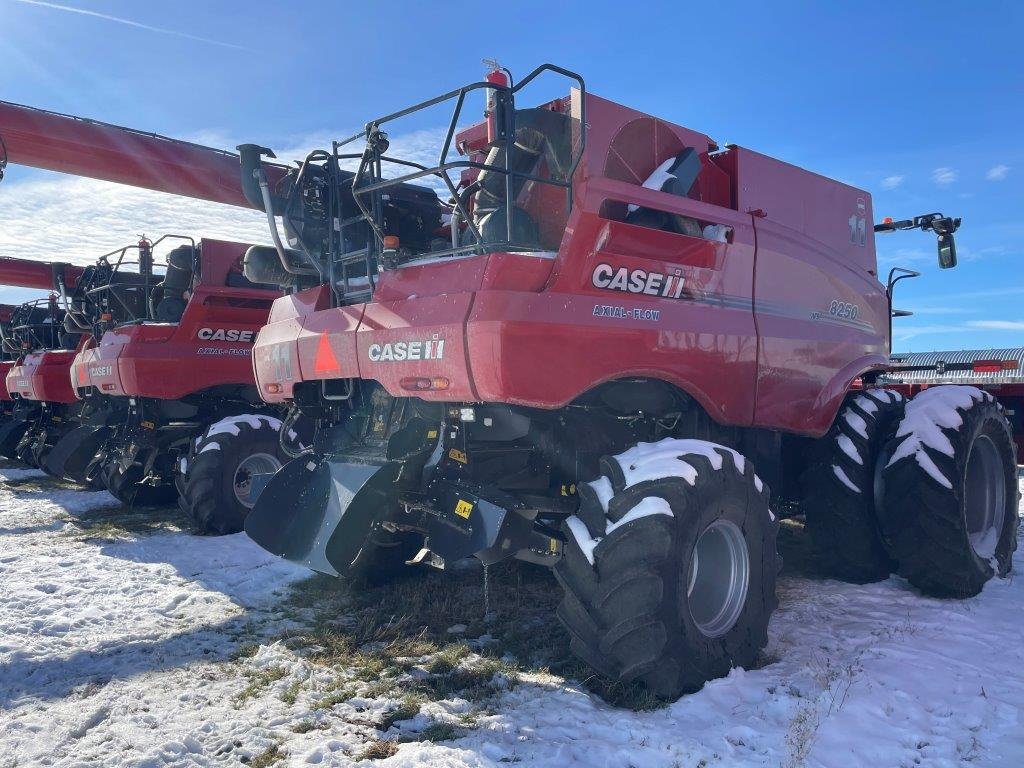 2023 Case 8250 Combine