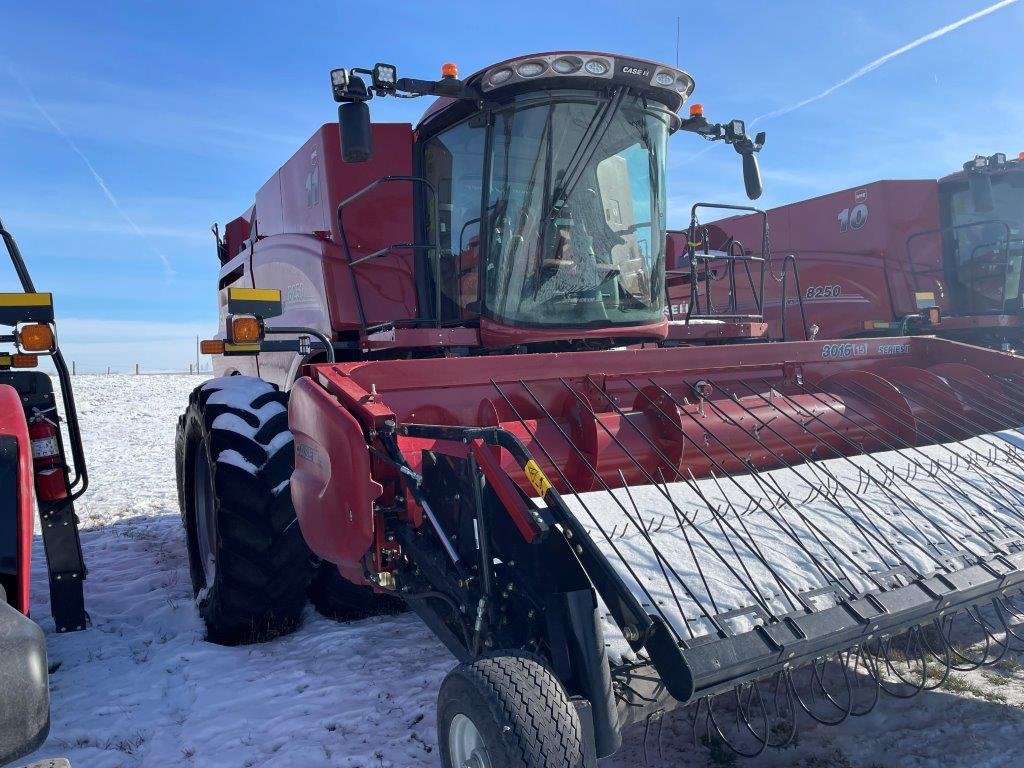 2023 Case 8250 Combine