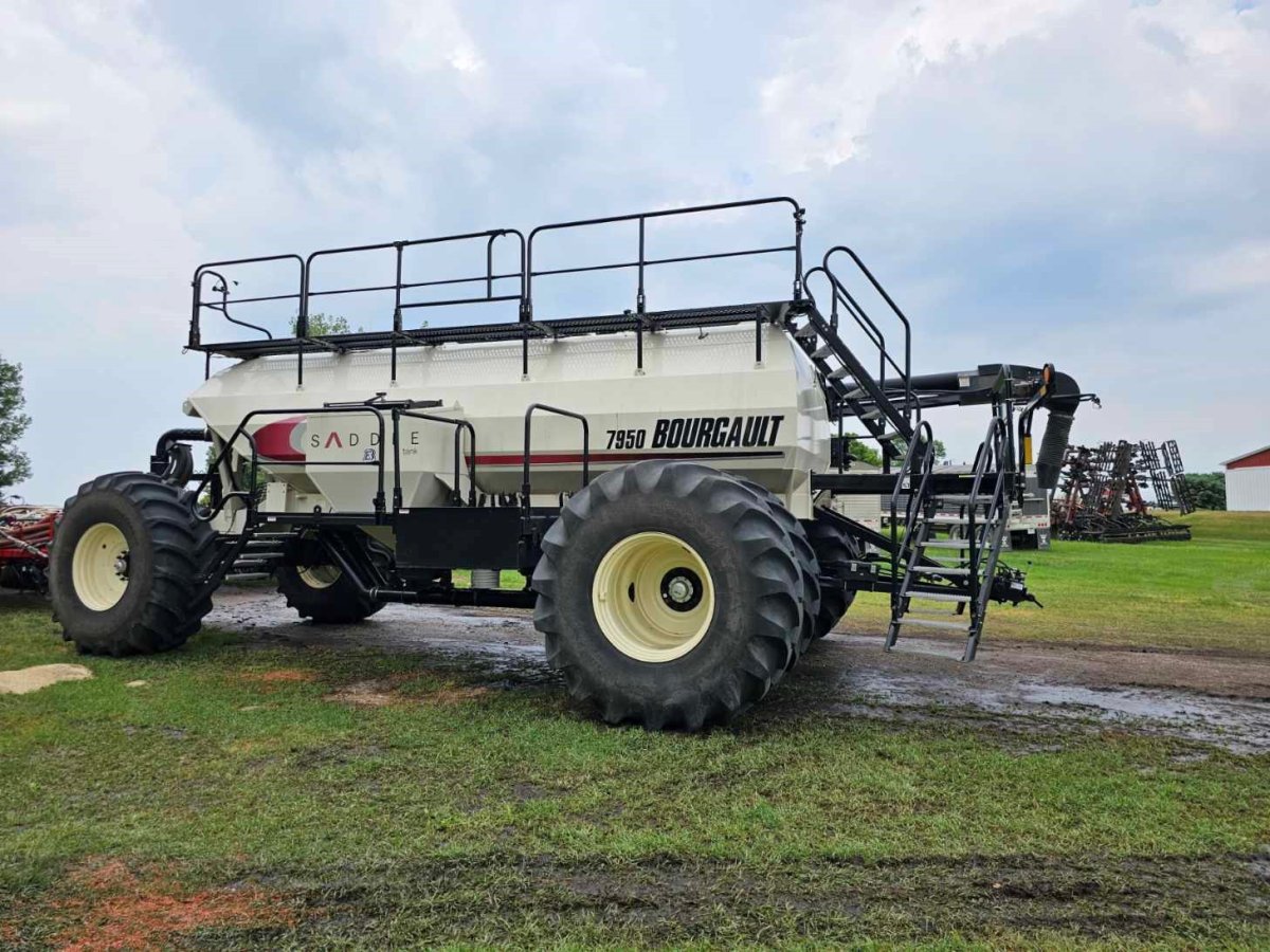 2014 Bourgault 3320-76 Seeding Tool