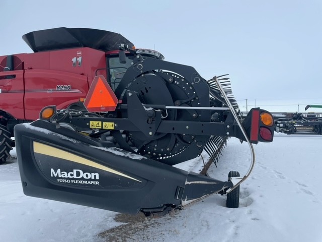 2014 MacDon FD75-40 Header Combine