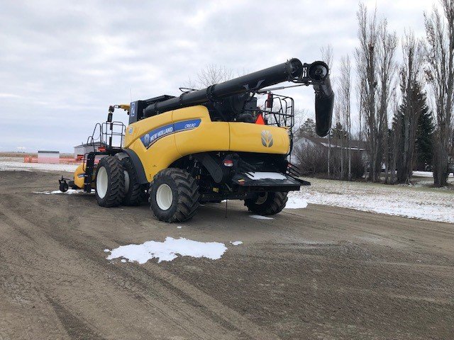2016 New Holland CR8.90 Combine