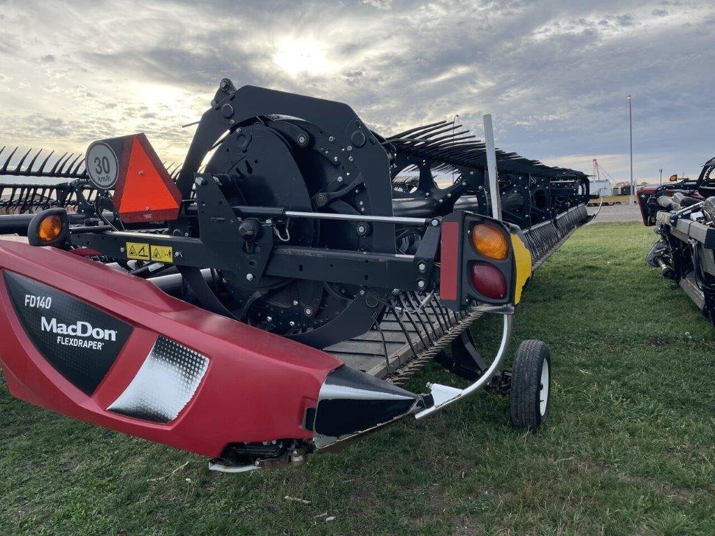 2019 MacDon FD140 Header Combine