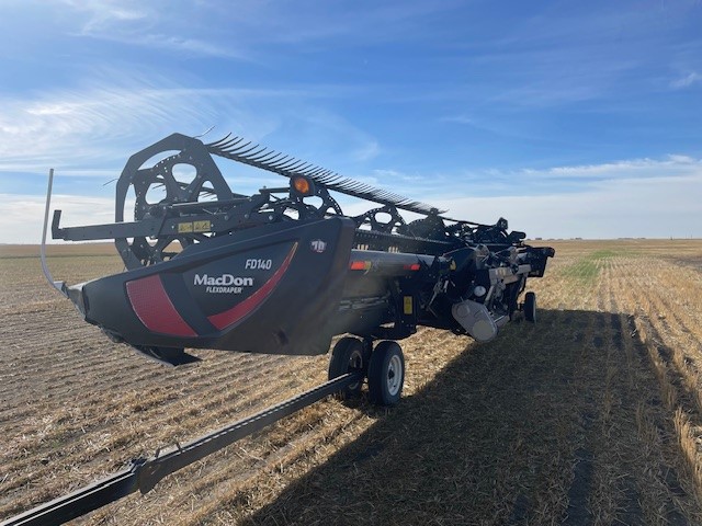 2019 MacDon FD140 Header Combine