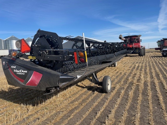 2019 MacDon FD140 Header Combine