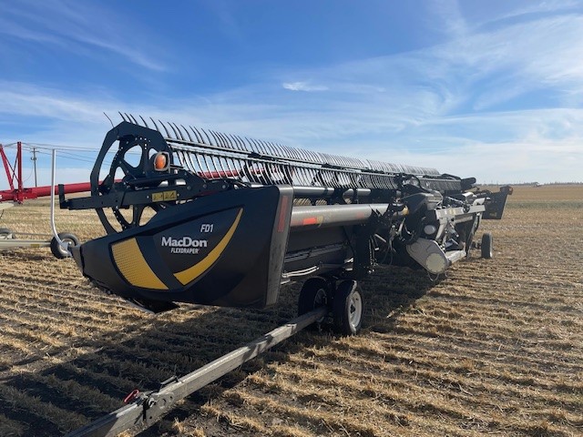 2021 MacDon FD140 Header Combine