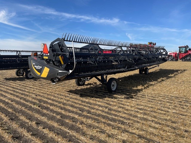 2021 MacDon FD140 Header Combine