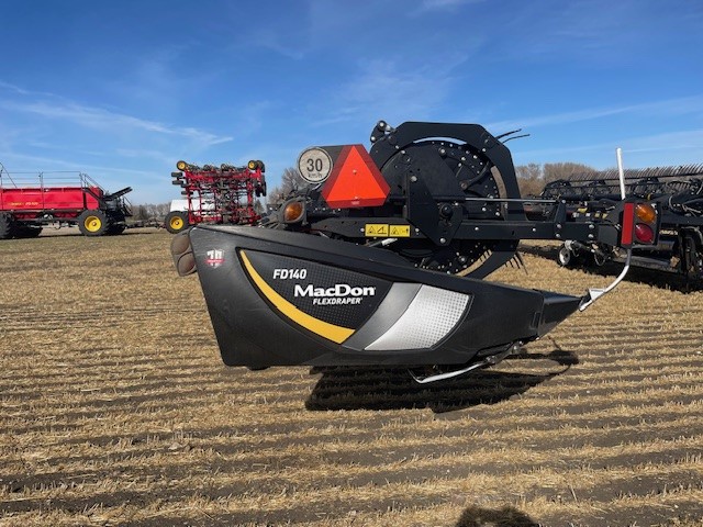 2019 MacDon FD140 Header Combine