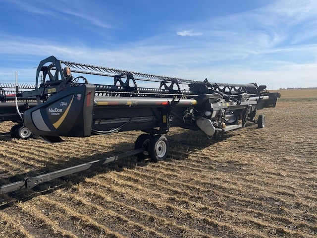 2019 MacDon FD140 Header Combine