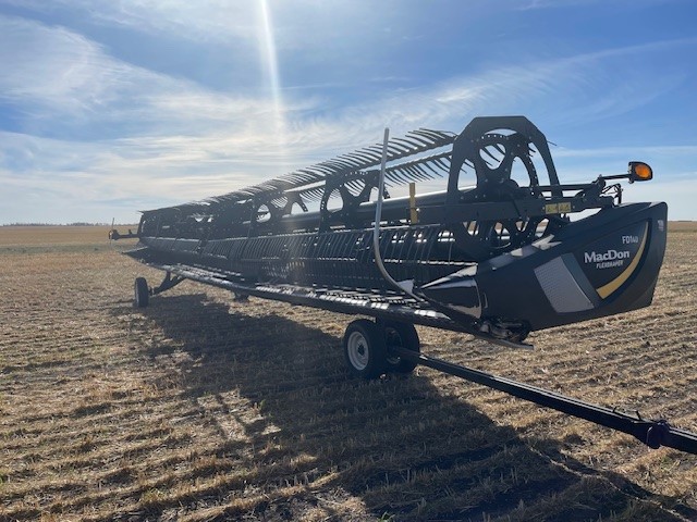 2019 MacDon FD140 Header Combine