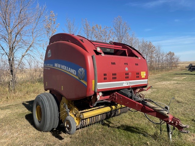 2015 New Holland RB560 Baler/Round