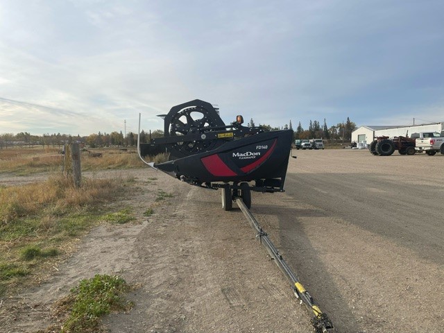 2022 MacDon FD140 Header Combine