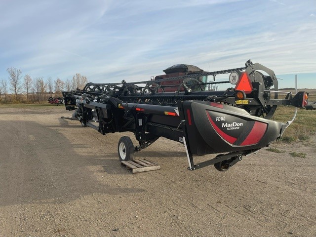 2022 MacDon FD140 Header Combine