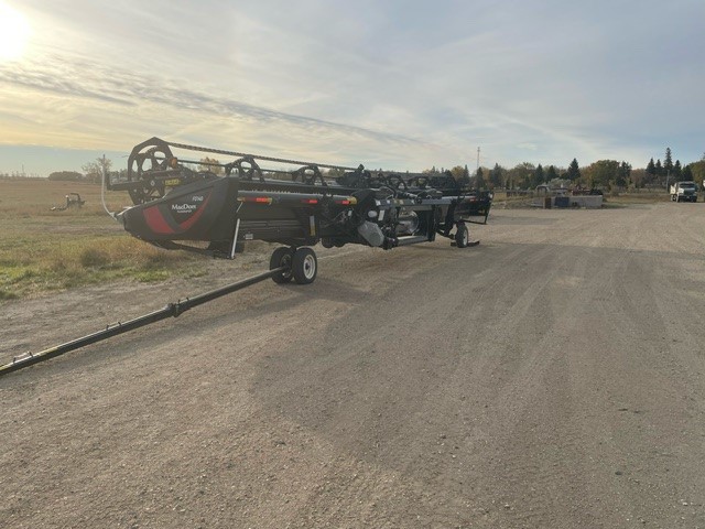 2022 MacDon FD140 Header Combine