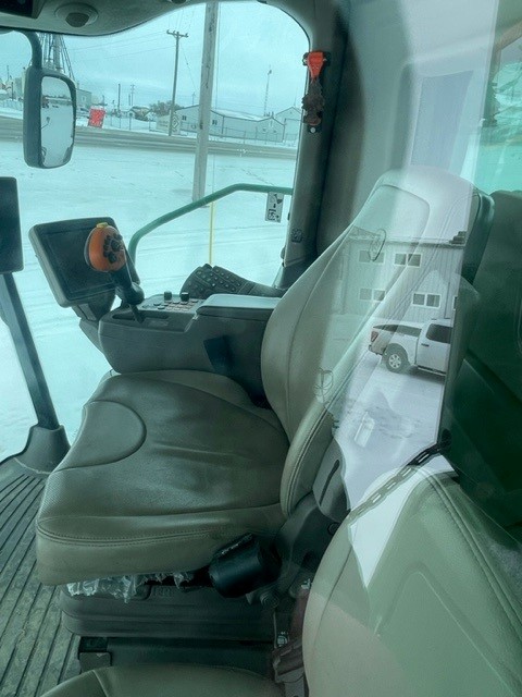 2015 John Deere S690 Combine