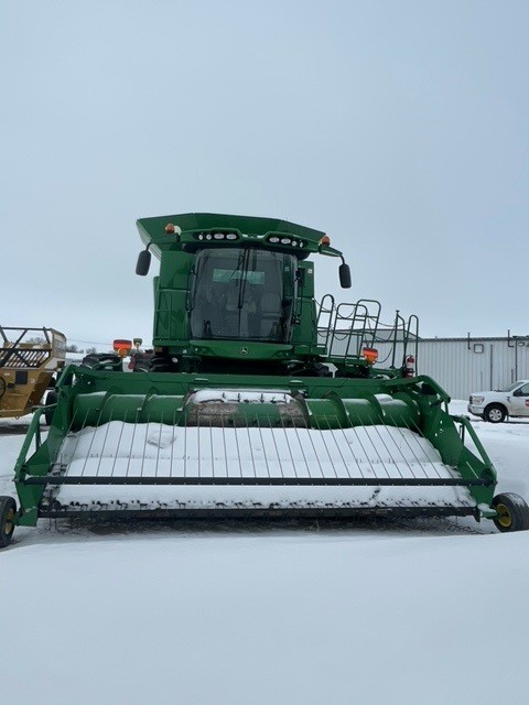 2015 John Deere S690 Combine