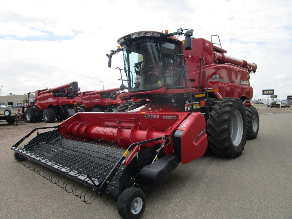 2022 Case 8250 Combine