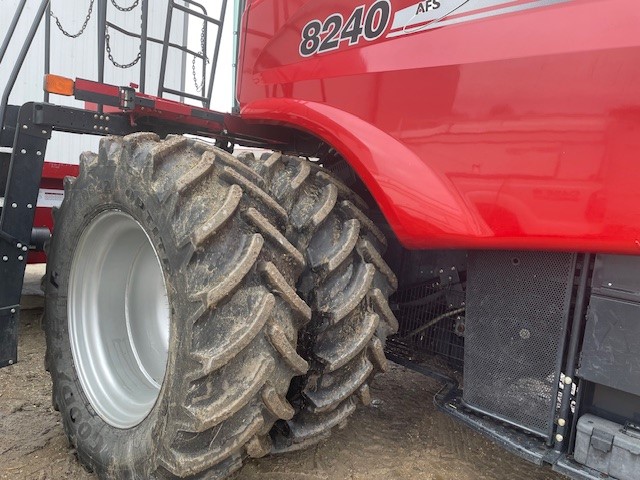 2016 Case 8240 Combine