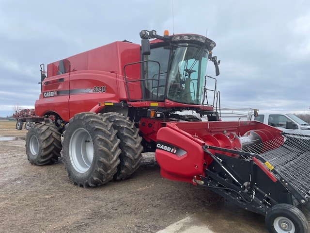 2016 Case 8240 Combine