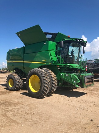 2012 John Deere S690 Combine