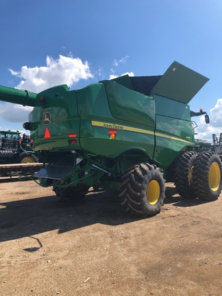 2012 John Deere S690 Combine