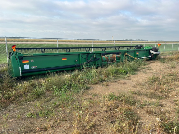 2005 John Deere 635F Header Combine