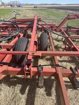 Case IH 4700 Field Cultivator