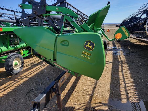 2004 John Deere 630F Header Combine