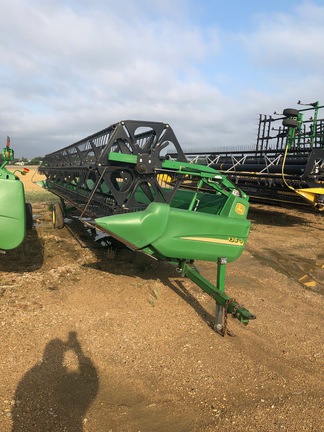 2004 John Deere 936D Header Combine