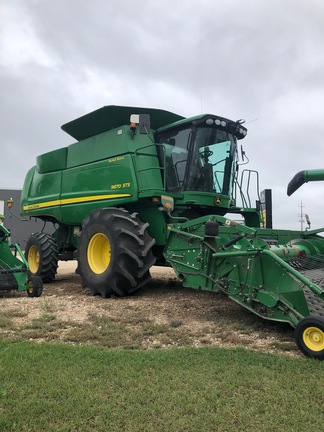 2010 John Deere 9870 STS Combine