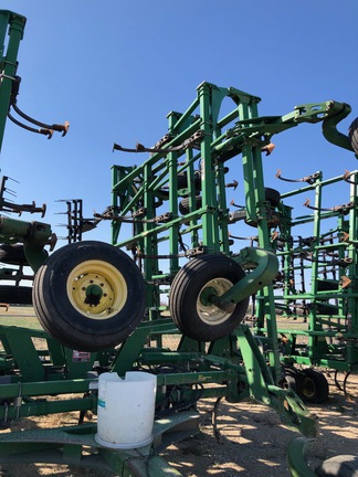 2008 John Deere 2410 Chisel Plow