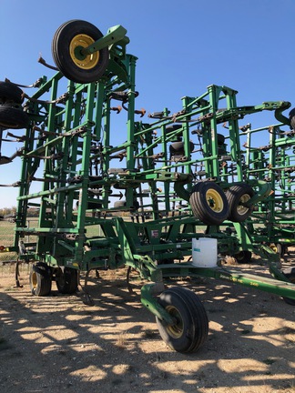 2008 John Deere 2410 Chisel Plow