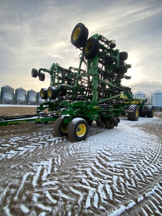 2016 John Deere 1870 Air Seeder