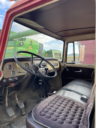 1971 International 1600 Truck Semi