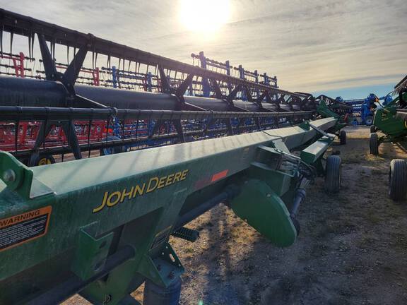 2006 John Deere 936D Header Combine