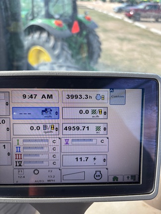 2012 John Deere 9560R Tractor 4WD