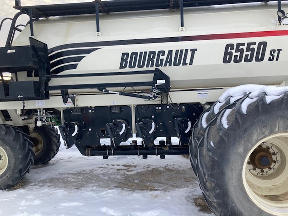 2014 Bourgault 8910 Air Seeder