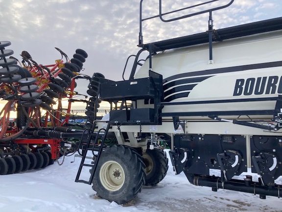2014 Bourgault 8910 Air Seeder