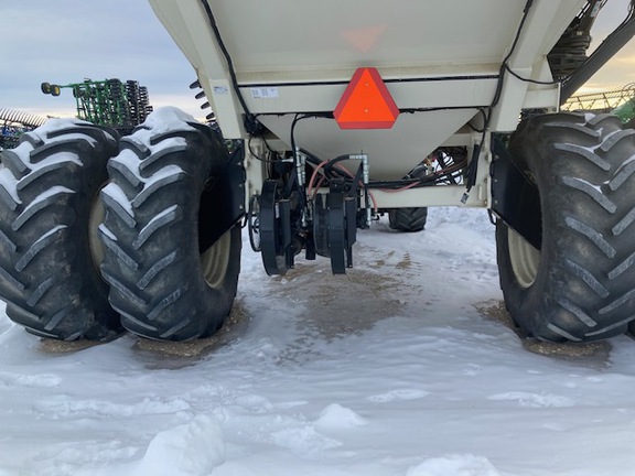 2014 Bourgault 8910 Air Seeder