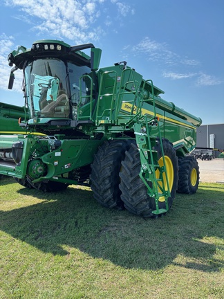 2022 John Deere X9 1000 Combine