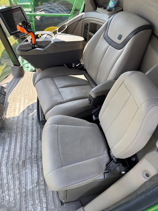 2022 John Deere X9 1000 Combine