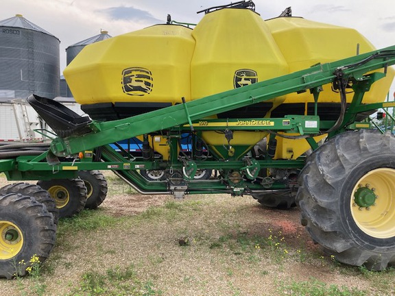 John Deere 1910 Air Seeder