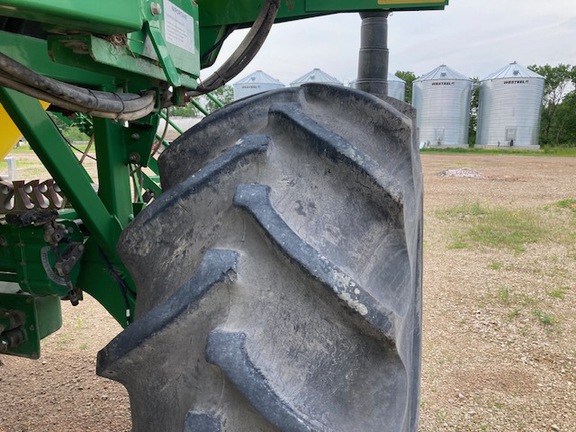 John Deere 1910 Air Seeder