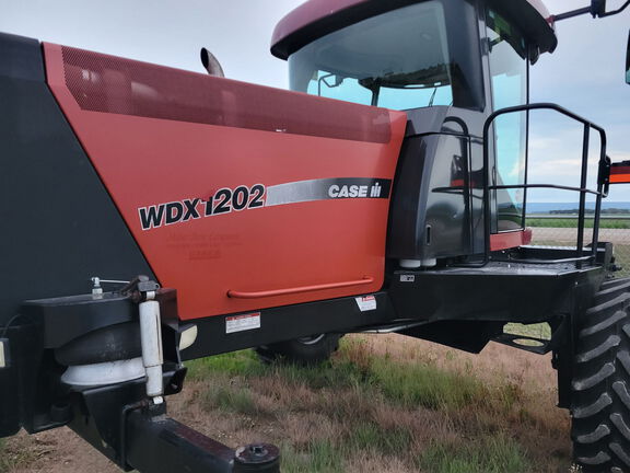 2006 Case IH WDX 1202+DHX 302 Windrower