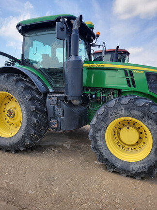 2014 John Deere 7230R Tractor