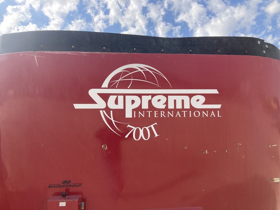 2022 Supreme 700T Grinder Mixer