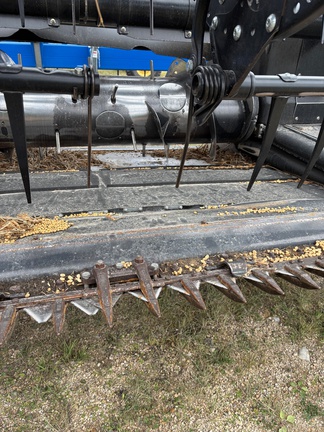 2017 MacDon FD75 Header Combine