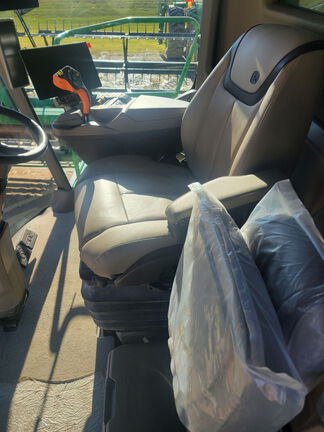 2024 John Deere X9 1100 Combine