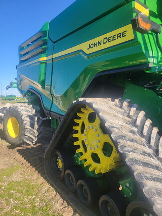 2024 John Deere X9 1100 Combine