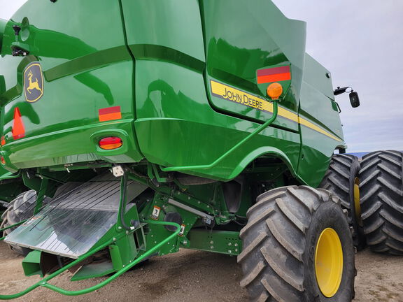 2024 John Deere S790 Combine