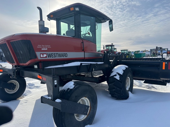 MacDon 9250 Windrower